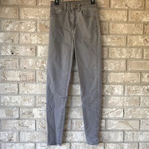00, American Eagle gray skinny jeans